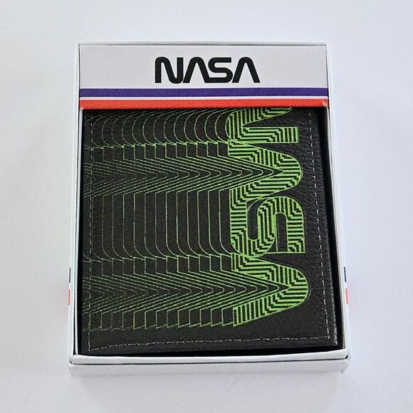 NASA Mens Bifold Trail Wallet with Gift Box NEW Credit Card ID Holder - Picture 1 of 8